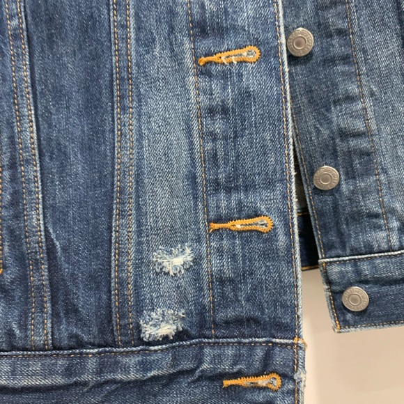 Levi’s Jean Jacket - Picture 8 of 10